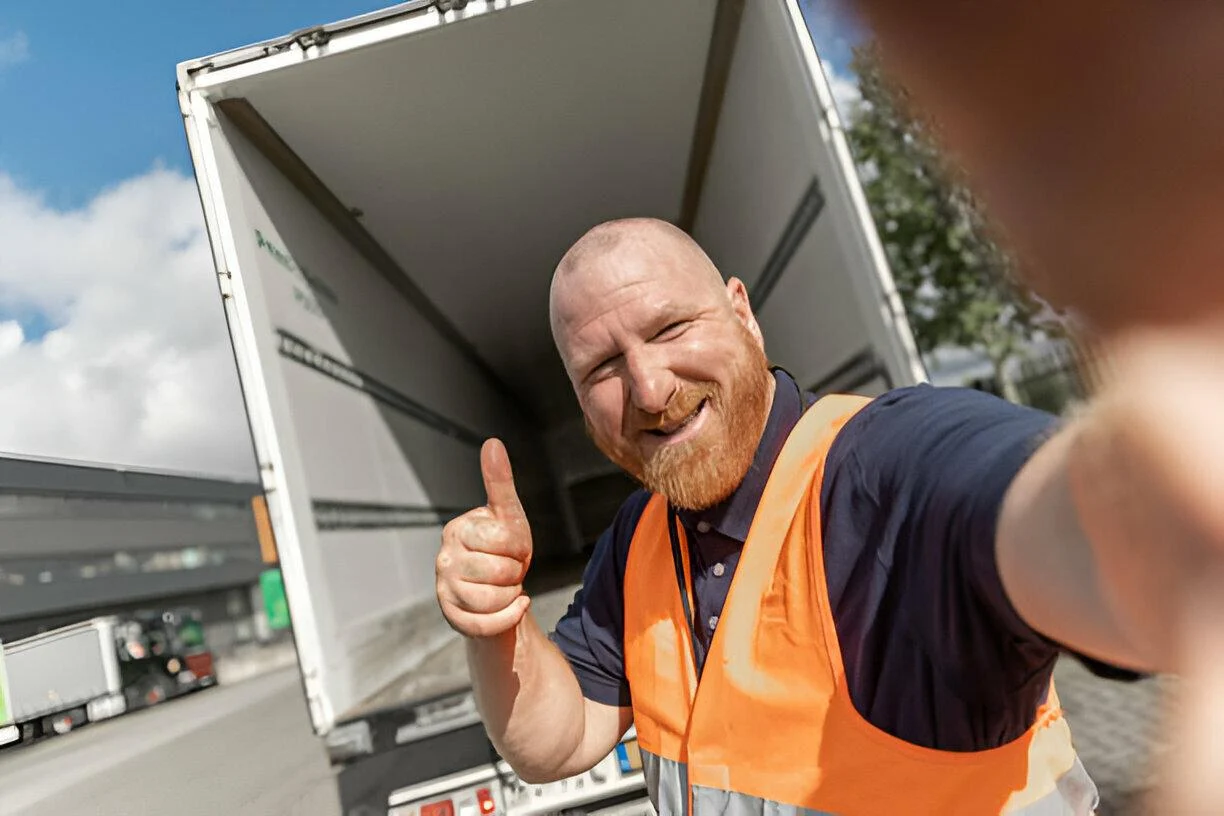 Junk-Removal-Employee